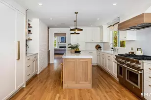 18 Phillips Ln, Darien, CT 06820 - Photo 10