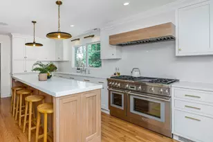 18 Phillips Ln, Darien, CT 06820 - Photo 8