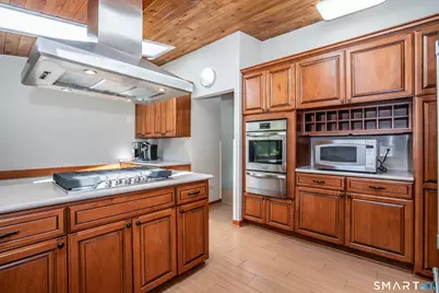 71 Kirkwood Road, West Hartford, CT 06117 - Photo 12