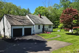 2 Judd Hill Rd, Woodbury, CT 06798 - Photo 2