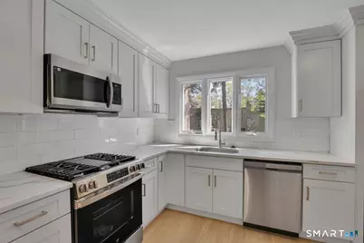 8 Lyle Court #G, Farmington, CT 06032 - Photo 6