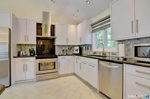 8 Hattie Ln, Milford, CT 06461 - Photo 12