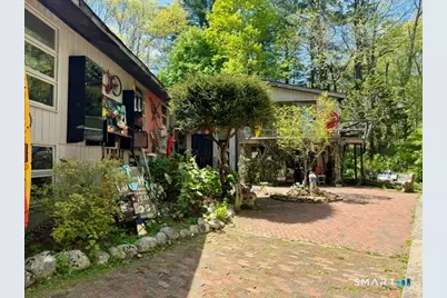 27 Huckleberry Lane, Weston, CT 06883 - Photo 2