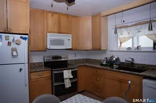 388 Reitter St W, Stratford, CT 06614 - Photo 20