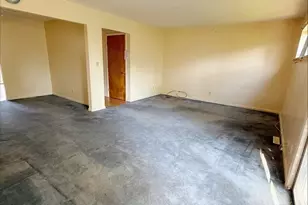 7 Woodland Ave, Bloomfield, CT 06002 - Photo 10