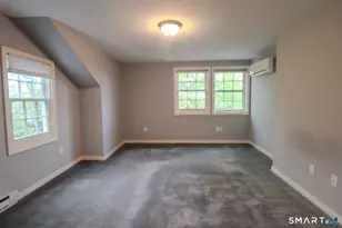 9 Brewer St, New London, CT 06320 - Photo 12