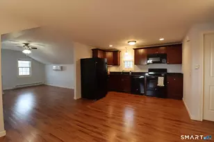9 Brewer St, New London, CT 06320 - Photo 6