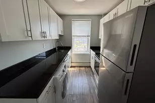 213 Golden Hill St, Bridgeport, CT 06604 - Photo 10