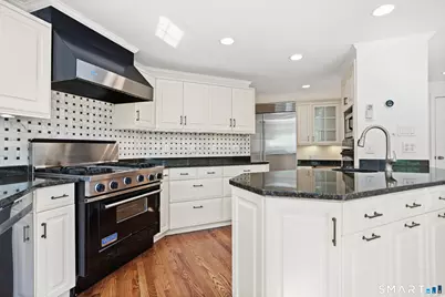 120 Braeside Drive, Hamden, CT 06514 - Photo 8
