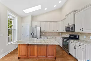 20 Brookside Ct, Newtown, CT 06470 - Photo 10