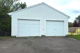 102 Carol Dr, Bristol, CT 06010 - Photo 38