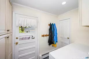 150 Holmes Ave, Darien, CT 06820 - Photo 16