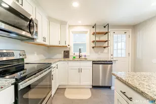 950 Old Colchester Rd, Montville, CT 06370 - Photo 10