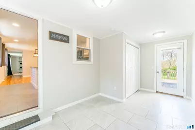 950 Old Colchester Road, Montville, CT 06370 - Photo 6
