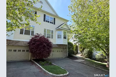 21 Woodcrest Lane #21, Danbury, CT 06810 - Photo 1