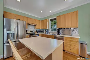 21 Woodcrest Ln, Danbury, CT 06810 - Photo 12