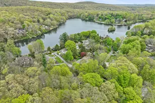 318 Mountain Rd, Ridgefield, CT 06877 - Photo 2