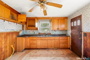 75 Brookside Ave, Bridgeport, CT 06606 - Photo 8