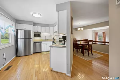 153 Natchaug Drive #153, Meriden, CT 06450 - Photo 2