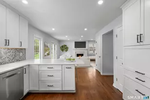 12 Westwood Pl, Stamford, CT 06902 - Photo 10