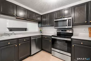 33 Tabshey Ct, Wethersfield, CT 06109 - Photo 10