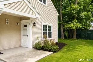 33 Tabshey Ct, Wethersfield, CT 06109 - Photo 2
