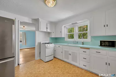 37 Harmund Place, Wethersfield, CT 06109 - Photo 6
