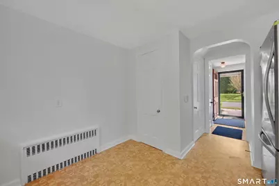37 Harmund Place, Wethersfield, CT 06109 - Photo 8