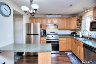 113 Carriage Path S, Milford, CT 06460 - Photo 4