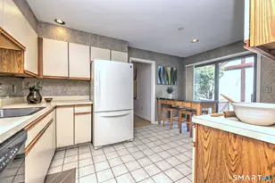 690 Forest Rd, West Haven, CT 06516 - Photo 12