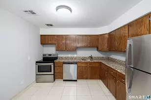 25 Stanley St, West Hartford, CT 06107 - Photo 12