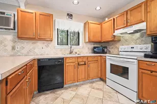 37 Augustyn Ct, Torrington, CT 06790 - Photo 12