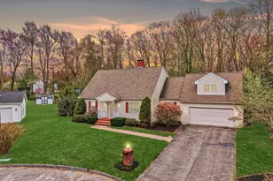 37 Augustyn Ct, Torrington, CT 06790 - Photo 2