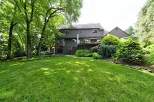 25 Country Ln, Glastonbury, CT 06073 - Photo 2