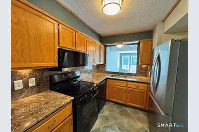64 Far View Commons #64, Southbury, CT 06488 - Photo 6