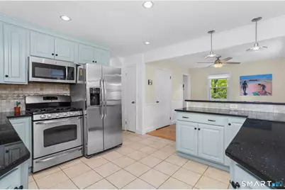10 Leann Drive, Norwalk, CT 06851 - Photo 2