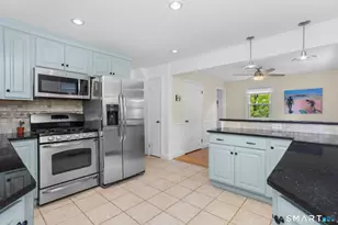 10 Leann Dr, Norwalk, CT 06851 - Photo 2