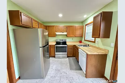 10 Windwood Drive #10, Windsor Locks, CT 06096 - Photo 4