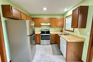 10 Windwood Dr, Windsor Locks, CT 06096 - Photo 4