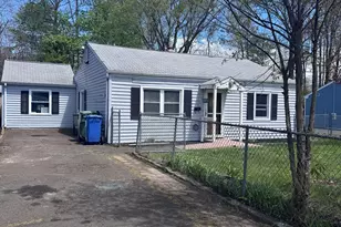 70 Circle Dr, Wallingford, CT 06492 - Photo 2