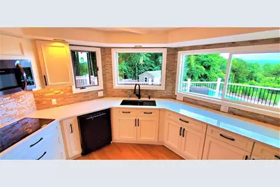 14 Vermillion Drive, Avon, CT 06001 - Photo 6