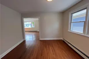 53 Pixlee Pl, Bridgeport, CT 06610 - Photo 4