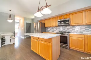 1780 Stratfield Rd, Fairfield, CT 06825 - Photo 12