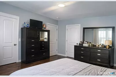 587 Brooks Street #!st floor, Bridgeport, CT 06608 - Photo 8