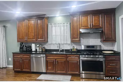 587 Brooks Street #!st floor, Bridgeport, CT 06608 - Photo 4