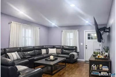 587 Brooks Street #!st floor, Bridgeport, CT 06608 - Photo 2