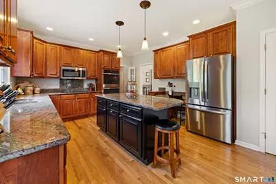 699 Andrea Court, Cheshire, CT 06410 - Photo 8