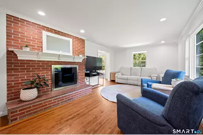 9 Lakewood Circle, Glastonbury, CT 06073 - Photo 2