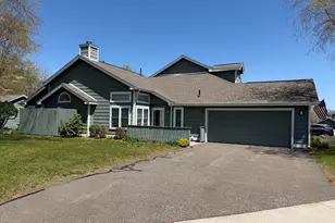 73 Spyglass Cir, Groton, CT 06340 - Photo 2