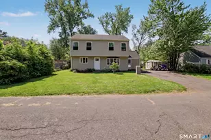 97 Boothbay St, Bloomfield, CT 06002 - Photo 2